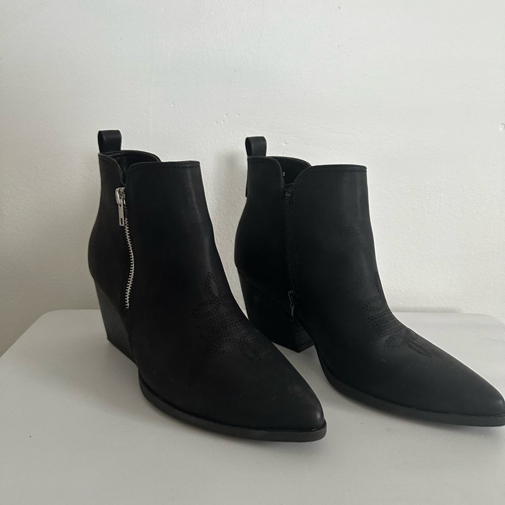 Dolce Vita booties